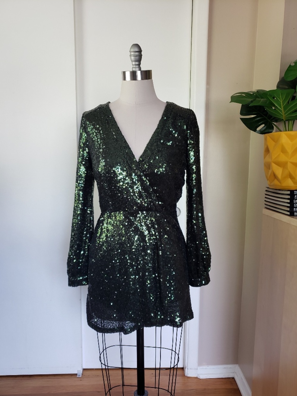 Women's Sparkle & Shine Sequins Dress Size Small!